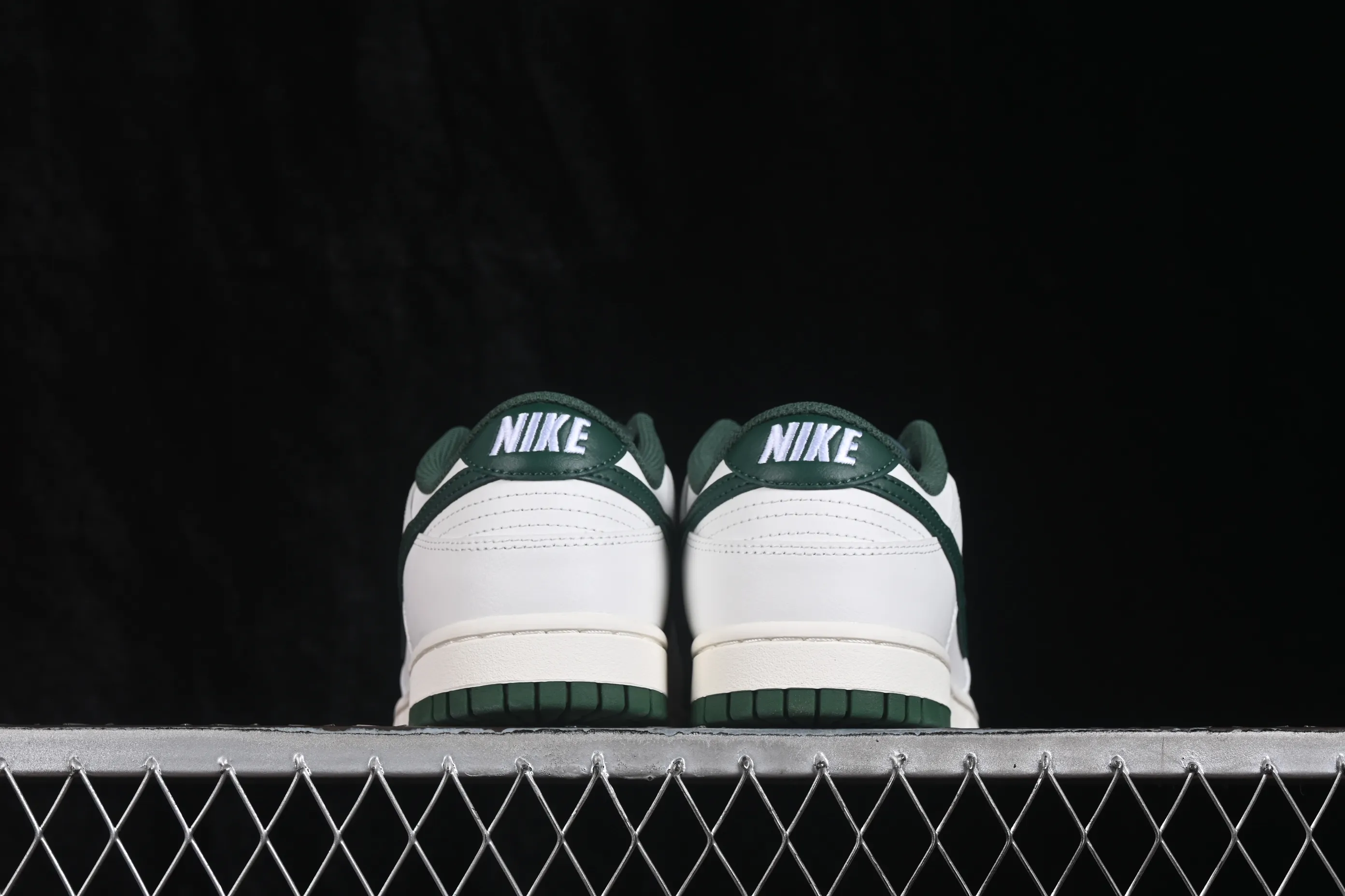 All categories Nk SB Dunk series Nk SB Dunk Low low-top sneakers Nike SB Dunk Low white green low-top casual sneakers HF5441-115